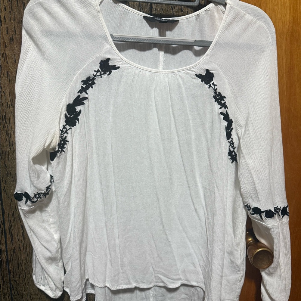 Simply Vera Vera Wang White Blouse with Black Floral Details